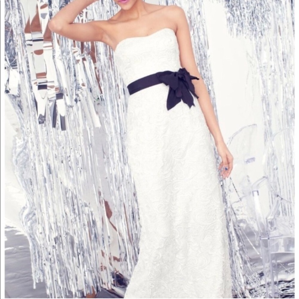 Adrianna Papell White Gown 🔥REMOVING SOON🔥